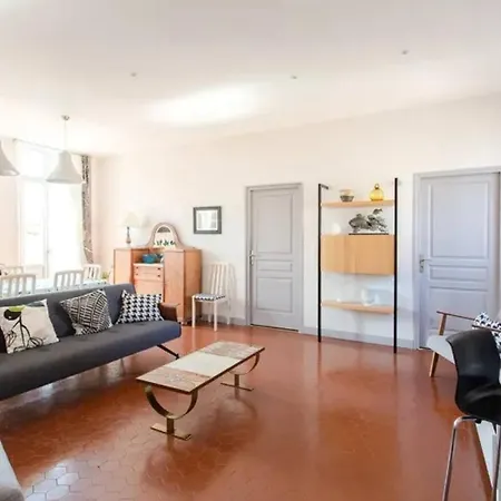 Daire Pantheon- App Centre, 2 Ch, 2 Sdb , Classe 4 Etoiles *