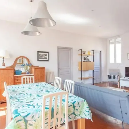 Appartement Pantheon- App Centre, 2 Ch, 2 Sdb , Classé 4 étoiles *