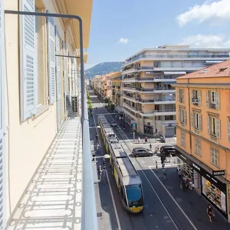 Pantheon- App Centre, 2 Ch, 2 Sdb , Classé 4 étoiles Appartement *